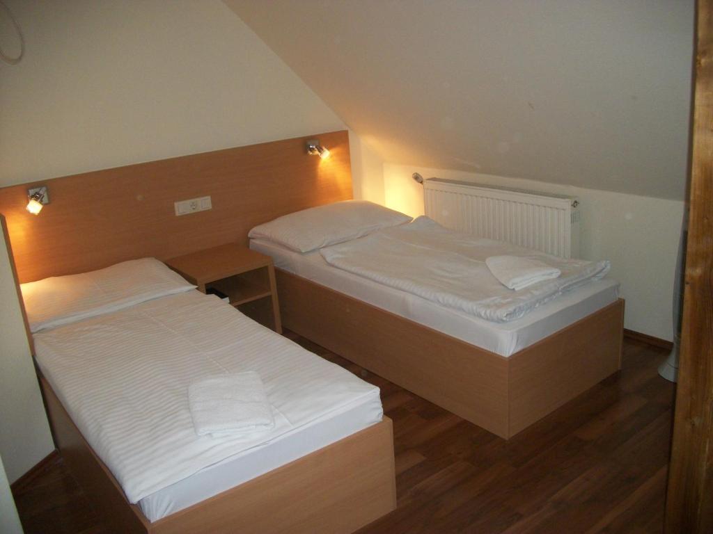 Hotel Viktória Balatonalmádi Habitación foto